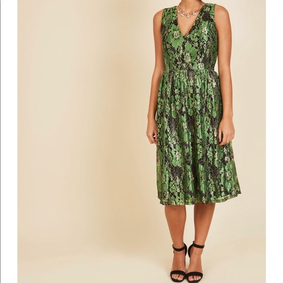 Modcloth Dresses & Skirts - ModCloth Green Lace & Mesh Elation Occasion Dress
